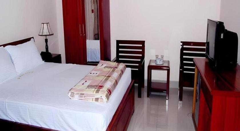 Hong Thang Hotel Hue Exterior photo